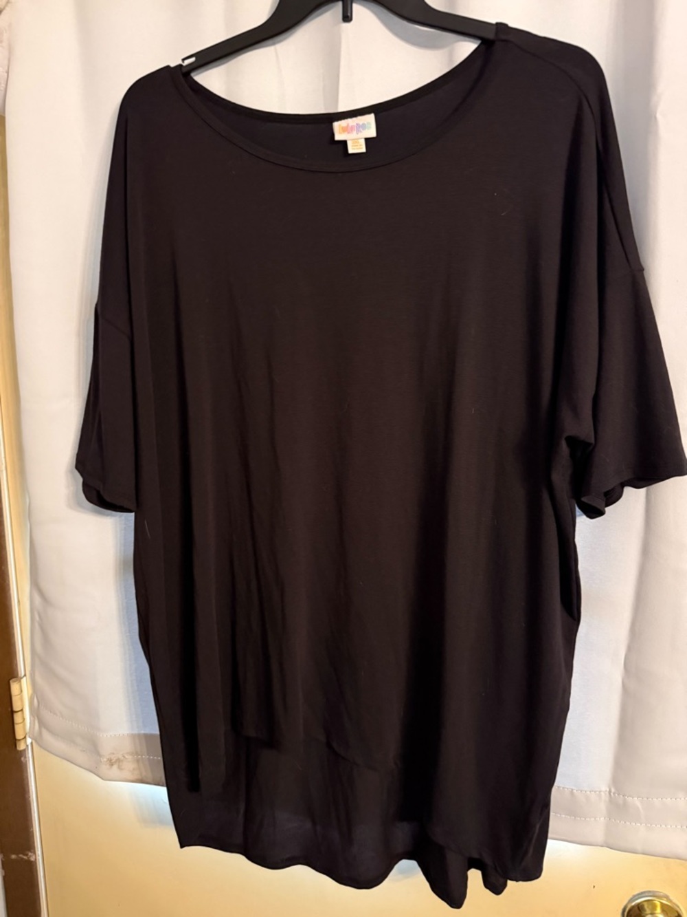 LuLaRoe Black Relaxed Short Sleeve Crewneck Tee